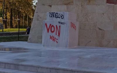 Ξάνθη: Βανδάλισαν υπό κατασκευή άγαλμα του Καραμανλή