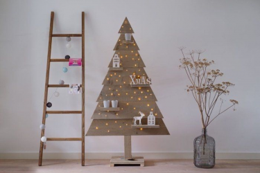 10 ιδέες για να στολίσετε εύκολα το πιο… πρωτότυπο χριστουγεννιάτικο δέντρο!