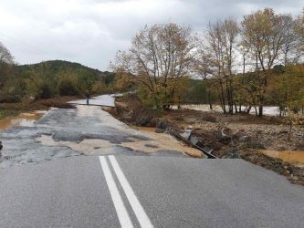 Κλειστός παραμένει δρόμος στη Χαλκιδική μετά την θεομηνία  που προκάλεσε πολλαπλές καταστροφές
