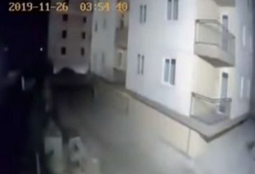Απίστευτο βίντεο από την Αλβανία: Κτήριο πηγαίνει πέρα-δώθε από το σεισμό! (ΒΙΝΤΕΟ)