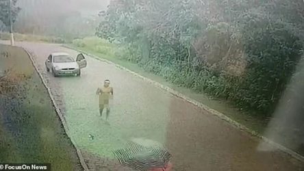 Γυμνός άνδρας επιτέθηκε σε γυναίκα σε πάρκο