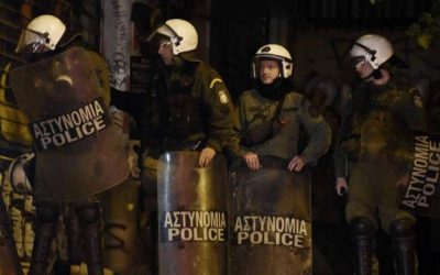 Διαμαρτυρία κατοίκων για τα ΜΑΤ στα Εξάρχεια