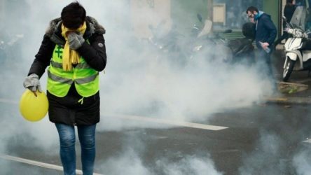 Βίαιες συγκρούσεις διαδηλωτών – αστυνομίας στο Παρίσι