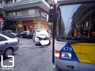 Θεσσαλονίκη: Αυτοκίνητο συγκρούστηκε με λεωφορείο στο κέντρο