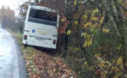 Καλαμπάκα: Εκτροπή λεωφορείου, καρδιοχτύπησαν 37 μαθητές (ΦΩΤΟ)