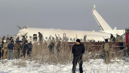 Συντριβή αεροσκάφους στο Καζακστάν με 100 επιβάτες – Πολλοί οι νεκροί (ΒΙΝΤΕΟ)