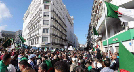 Συνεχίζονται οι μεγάλες διαδηλώσεις στην Αλγερία