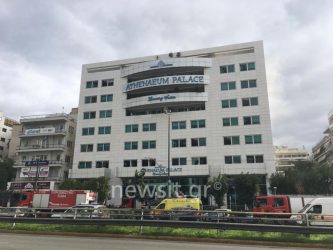 Φωτιά σε ξενοδοχείο στην Αθήνα: Σοβαροί τραυματισμοί