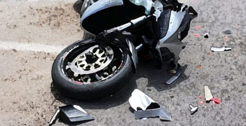 Τροχαίο σε μοτοπορεία στο Δερβένι – Δύο τραυματίες
