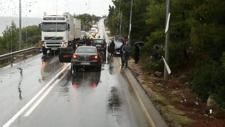 Πριν λίγο: Καραμπόλα 4 οχημάτων στη Χαλκιδική – Στο νοσοκομείο 2 άτομα (ΦΩΤΟ)