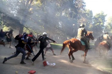 Στους 29 ανήλθε ο αριθμός των νεκρών από τις διαδηλώσεις στη Χιλή