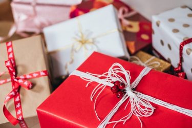 Πόσος κόσμος επιστρέφει και αλλάζει τα δώρα που δέχθηκε τα Χριστούγεννα