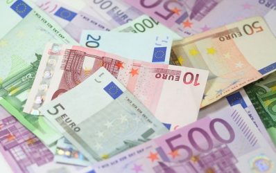 Η χώρα της Ευρώπης με τον κατώτατο μισθό στα 2.141 ευρώ!
