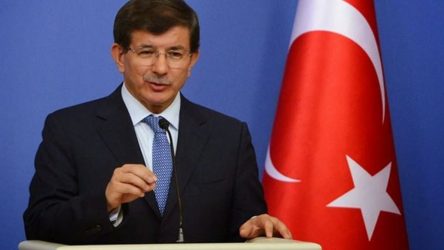 Πολιτική σύγκρουση στην Τουρκία: «Πυρά» Νταβούτογλου σε Ερντογάν