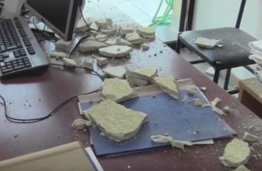 Σοβάδες έπεσαν στο κεφάλι εφοριακού – Μεταφέρθηκε στο νοσοκομείο