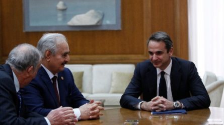 Συμφωνία για την ΑΟΖ με την Ελλάδα θέλει και ο Χαφτάρ!