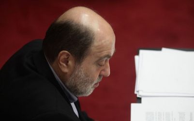 Τρ. Αλεξιάδης: Όγκο στον εγκέφαλο αποκάλυψε το λιποθυμικό επεισόδιο στη Βουλή
