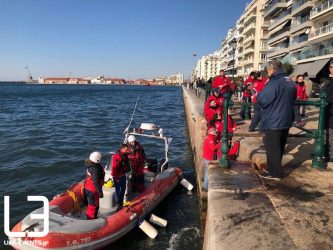 Θεσσαλονίκη: Το κολύμπι στη Νέα Παραλία μετατράπηκε σε περιπέτεια