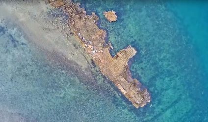 Ποιο είναι το αρχαίο ελληνικό λιμάνι με τις 100 τριήρεις που ξεχάστηκε πίσω στο χρόνο (ΒΙΝΤΕΟ)