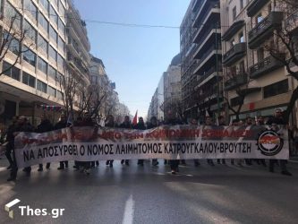 Διευκρινίσεις Πέτσα για το νομοσχέδιο για τις πορείες