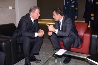 Συνάντηση μερικών λεπτών Παναγιωτόπουλου – Ακάρ