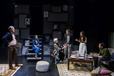 Οι «Φυλές» της Νίνα Ρέιν στο Θέατρο Αμαλία