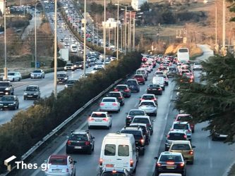 Θεσσαλονίκη: Τροχαίο κοντά στο τούνελ στον Περιφερειακό – Με δυσκολία η κίνηση
