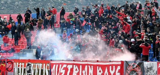 Φοβερά επεισόδια στο Βόλο – Ενας οπαδός στο νοσοκομείο (ΒΙΝΤΕΟ)