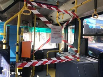 Κορονοϊός: Γιατί δεν πρέπει να μιλάμε στο μετρό και τα λεωφορεία