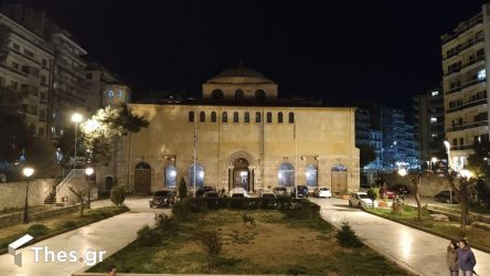 Θεσσαλονίκη: Σε κλίμα κατάνυξης η Ανάσταση στον Ι.Ν. Αγίας Σοφίας
