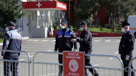 Στρατιωτικός νόμος στην Αλβανία επειδή αψήφησαν τα μέτρα