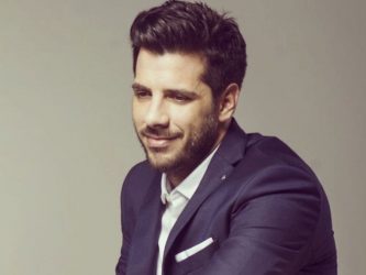 Ο τραγουδιστής Θοδωρής Φέρρης διαγνώσθηκε με κορονοϊό