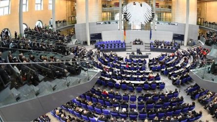 Γερμανία: Το ομοσπονδιακό κοινοβούλιο ψήφισε κατά της υποδοχής προσφύγων από την Ελλάδα