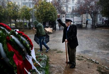 H ευχαριστήρια ανακοίνωση της οικογένειας του Μανώλη Γλέζου