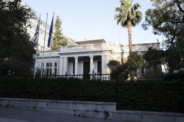 “Δείλιασε ο κ. Αποστολάκης” – Η απάντηση του Μαξίμου για τον ανασχηματισμό