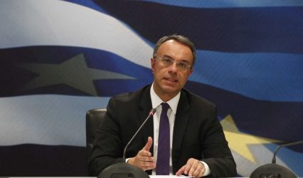 Σταϊκούρας: “Στήριξη του ακαθάριστου διαθέσιμου εισοδήματος των νοικοκυριών”