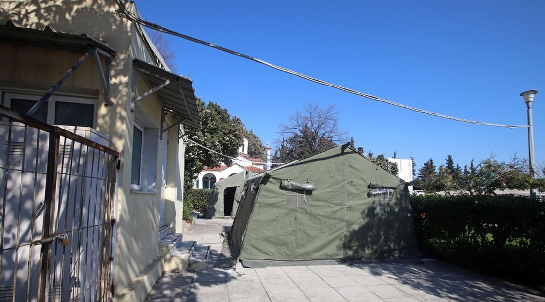 στρατιωτικές σκηνές, κορονοϊός, Άγιος Παύλος, νοσοκομείο