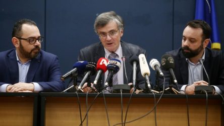 Σμαραγδής: “Ο Τσιόδρας μπορεί να γίνει ταινία” (ΒΙΝΤΕΟ)