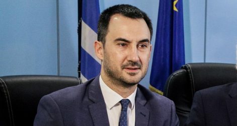 Χαρίτσης: “Να μην εξαιρεθεί η Eκκλησία από τα μέτρα”