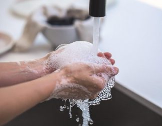 Αντισηπτικό ή σαπούνι: Ποιο να διαλέξω;