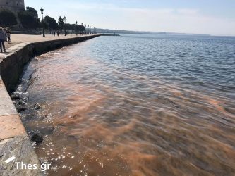 Θεσσαλονίκη: Ο Θερμαϊκός έγινε και πάλι καφεκόκκινος (ΒΙΝΤΕΟ & ΦΩΤΟ)