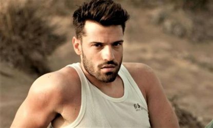 Ο Κωνσταντίνος Αργυρός… λιάζεται στο Ντουμπάι με ξανθιά καλλονή