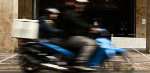 «Καμπάνες» σχεδόν 300000€ στους κλάδους delivery και courier