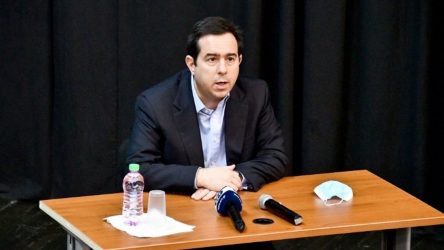Μηταράκης από Σάμο: “Δεν είναι ανεκτά τέτοια έκτροπα”