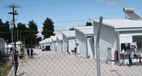 Συναγερμός στη Ριτσώνα: Βγήκαν εκτός δομής από την πίσω πόρτα!