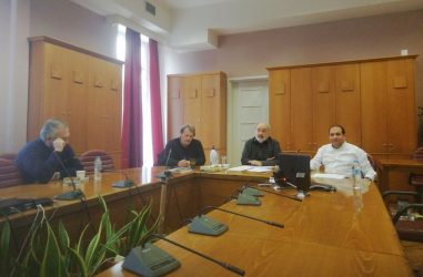 Αγωνία για το αύριο εκφράζει το ΕΕΘ