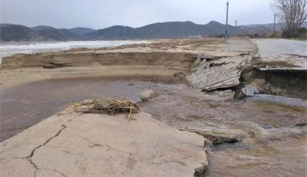 Χαλκιδική: Ζημίες στο οδικό δίκτυο στη Σιθωνία