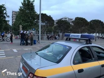 Θεσσαλονίκη: Σοκαριστικό βίντεο από την επίθεση οδηγού σε δημοτικούς αστυνομικούς
