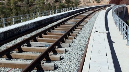 Τραγωδία στα Σεπόλια: Ηλικιωμένη σκοτώθηκε έπειτα από παράσυρση από τον προαστιακό