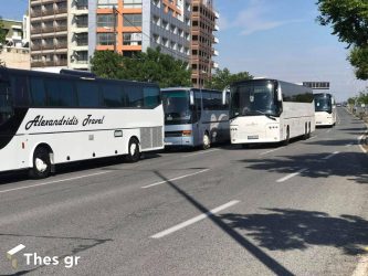 Θεσσαλονίκη: Στους δρόμους βγήκαν οι ιδιοκτήτες τουριστικών λεωφορείων (ΒΙΝΤΕΟ & ΦΩΤΟ)